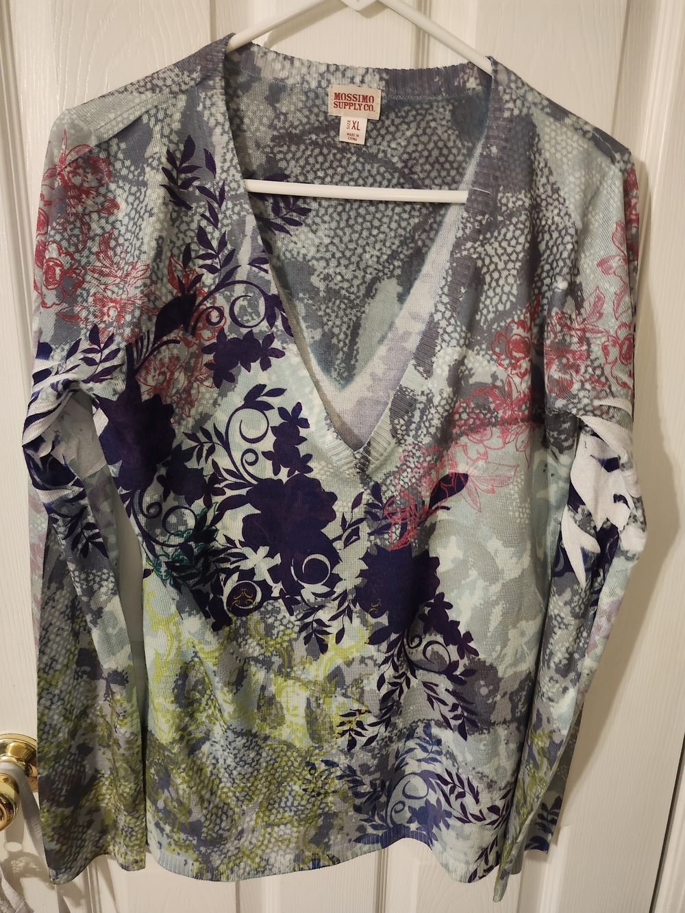 Mossimo Supply Co. V-Neck Floral Print Long Sleeve Top - Multicolor